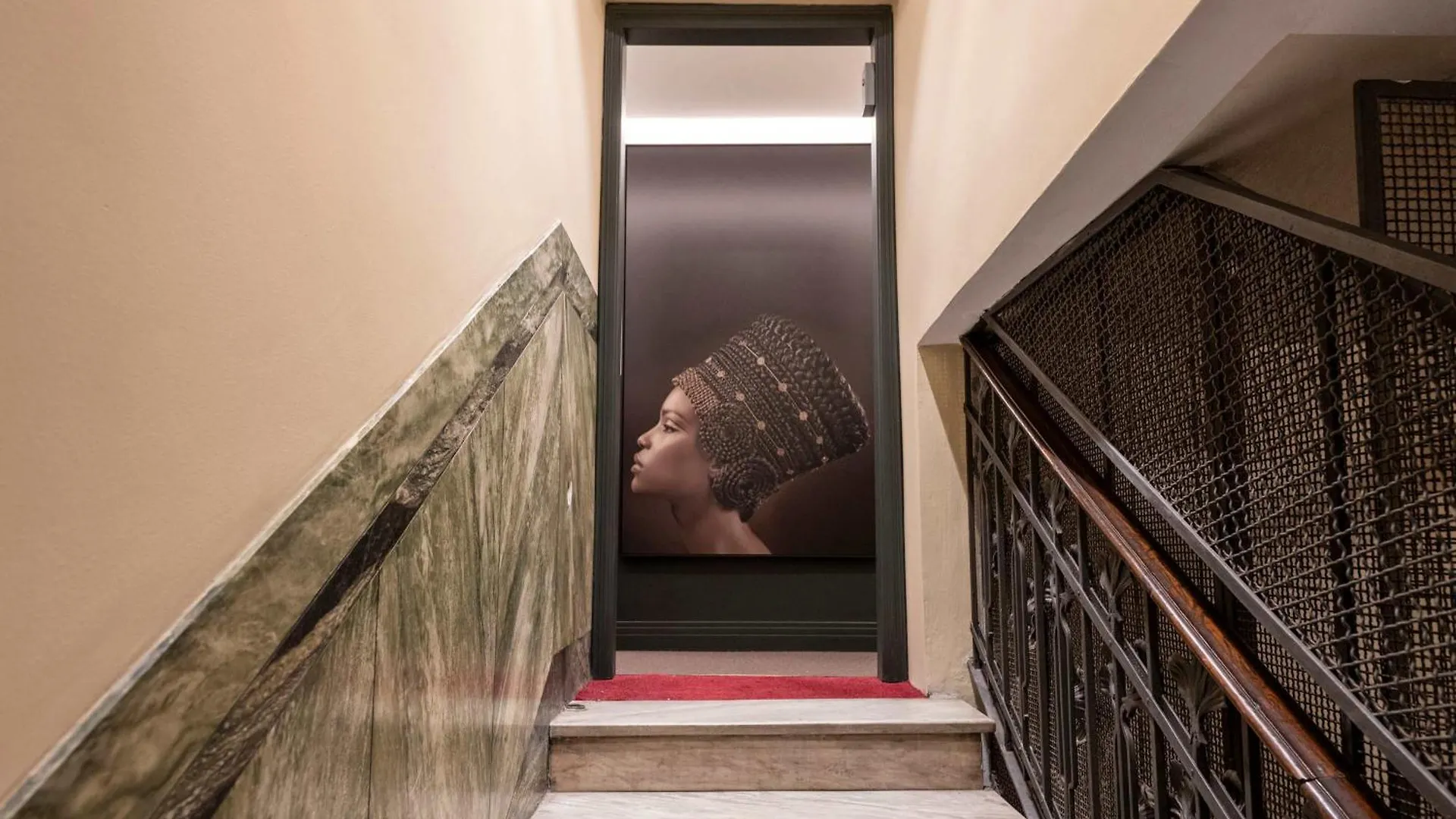 Stunning Cupola Apt-Steps From San Babila & Duomo Mailand Italien