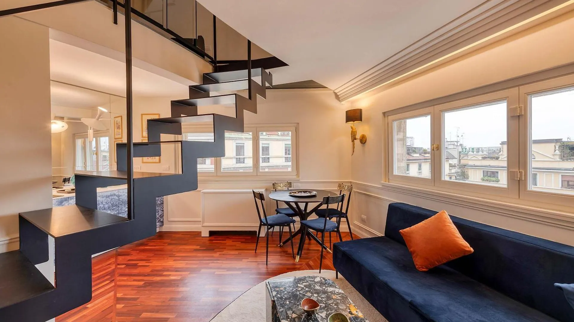 Stunning Cupola Apt-Steps From San Babila & Duomo Mailand