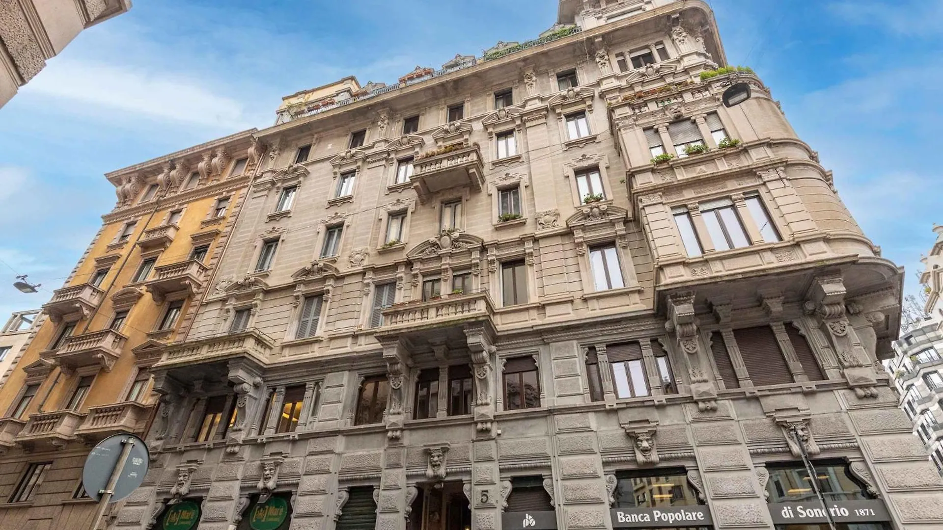Apartment Stunning Cupola Apt-Steps From San Babila & Duomo Mailand