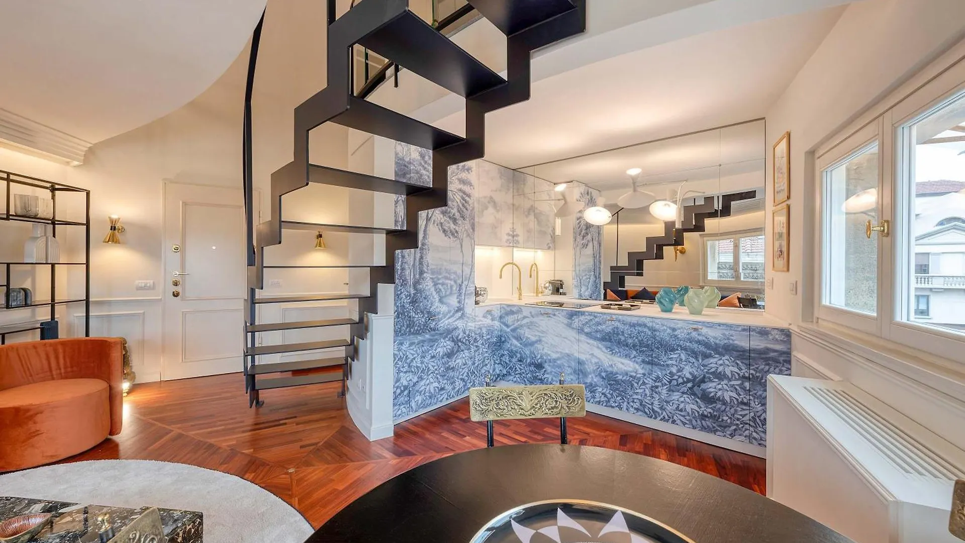 Stunning Cupola Apt-Steps From San Babila & Duomo Mailand